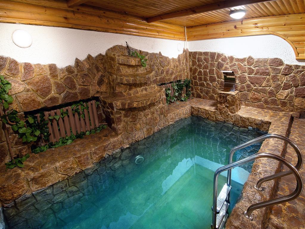 Hotel Edem Karagandi Kültér fotó
