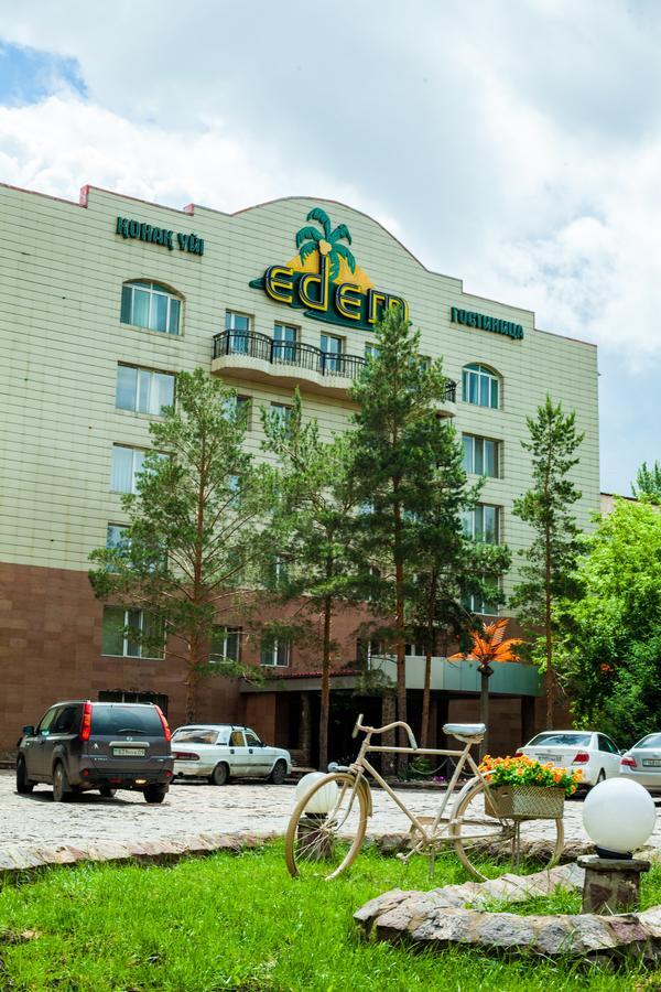 Hotel Edem Karagandi Kültér fotó