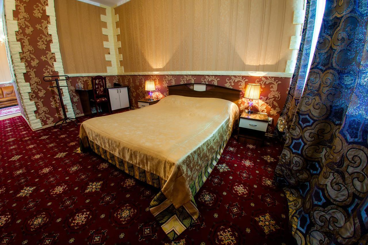 Hotel Edem Karagandi Kültér fotó