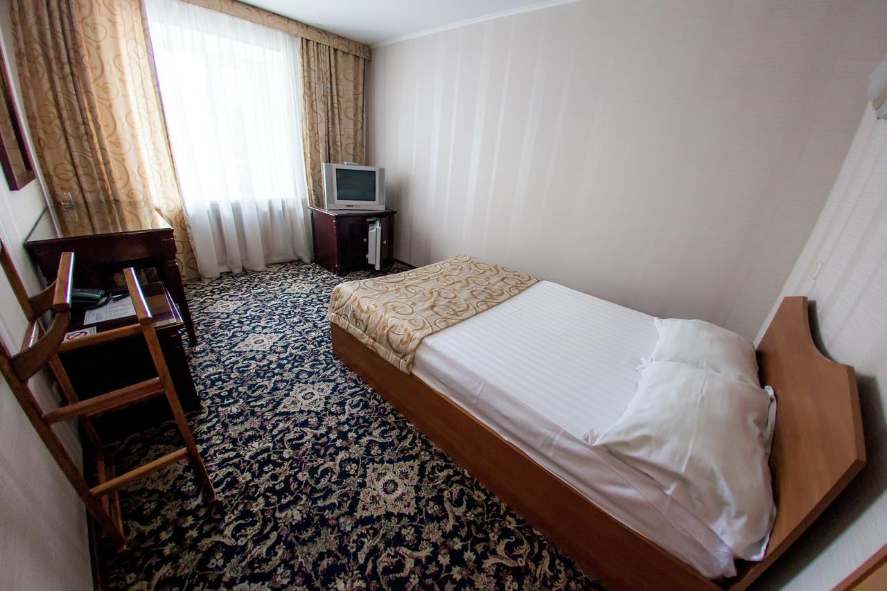 Hotel Edem Karagandi Kültér fotó