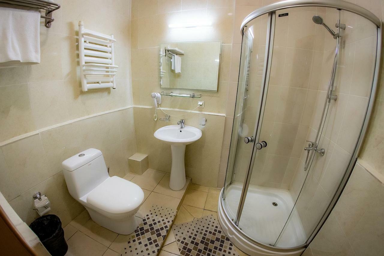 Hotel Edem Karagandi Kültér fotó