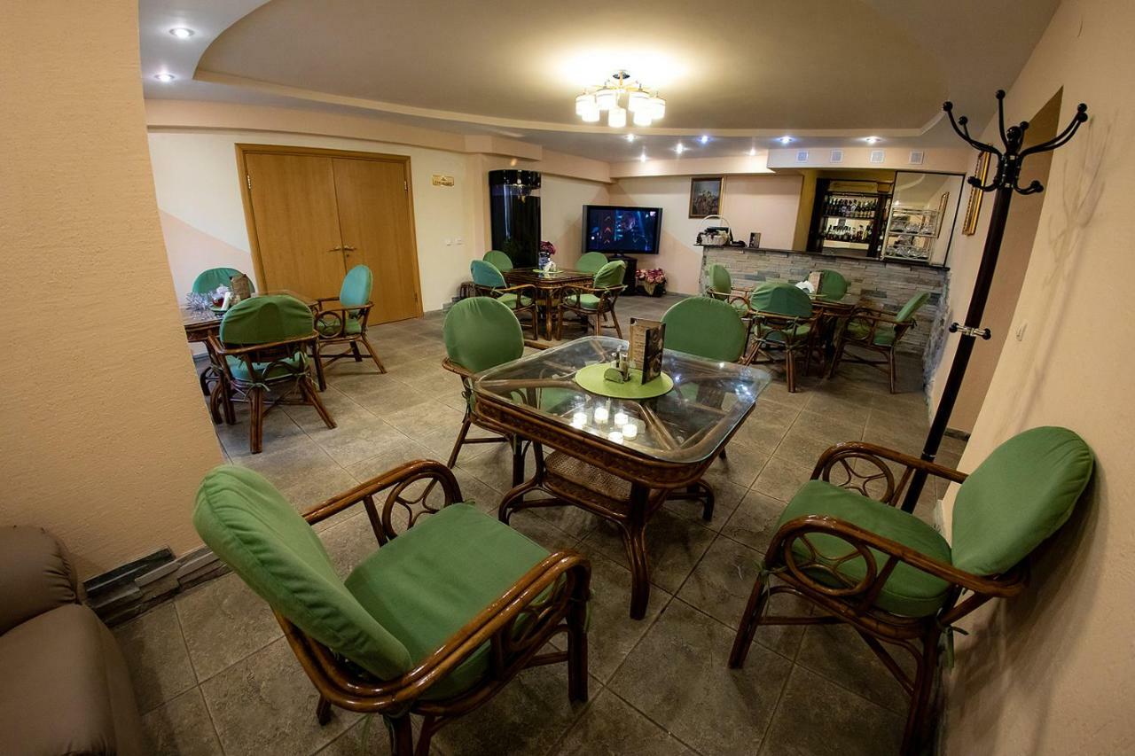 Hotel Edem Karagandi Kültér fotó