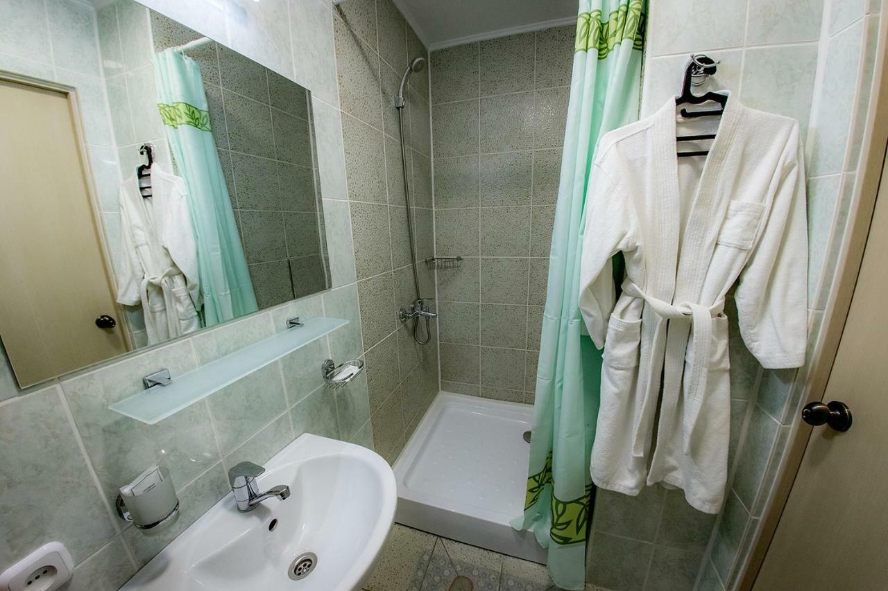Hotel Edem Karagandi Kültér fotó