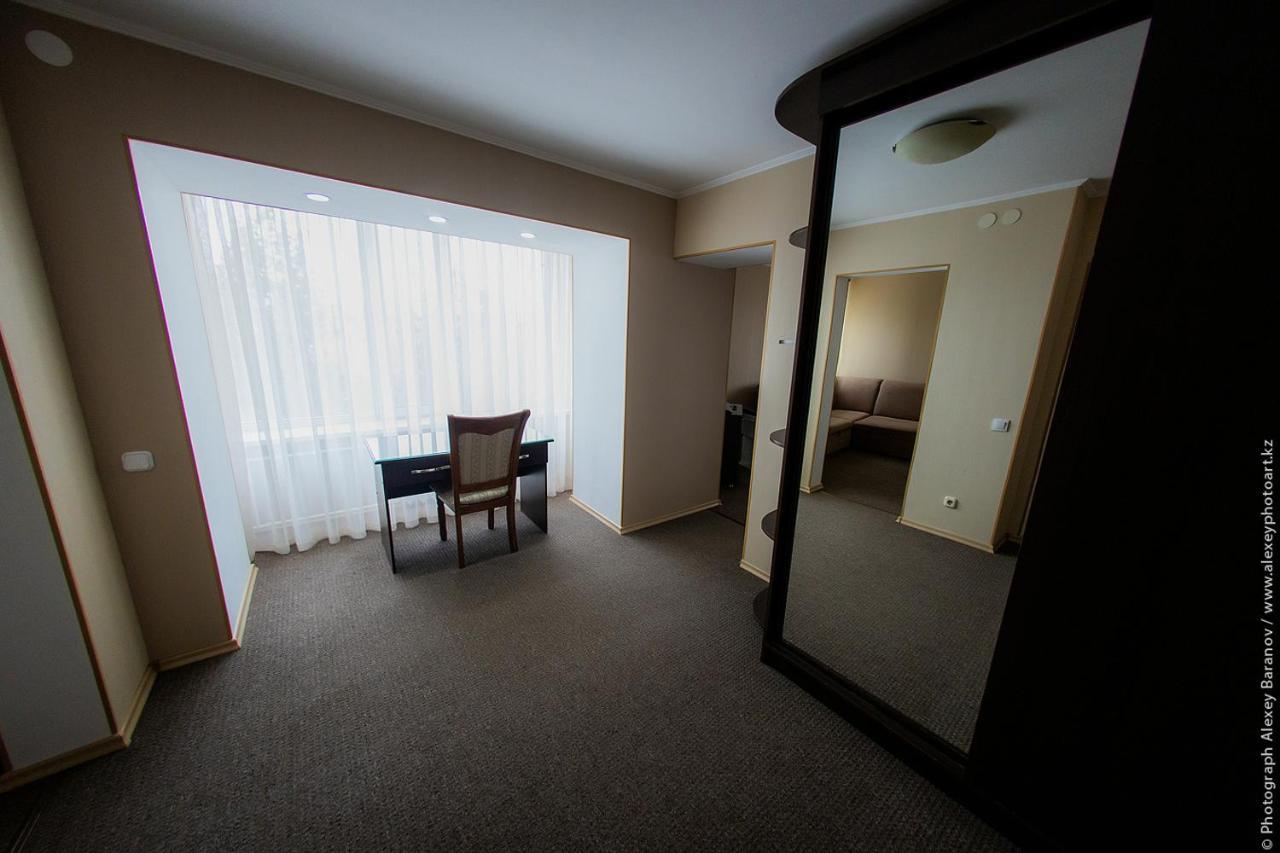 Hotel Edem Karagandi Kültér fotó